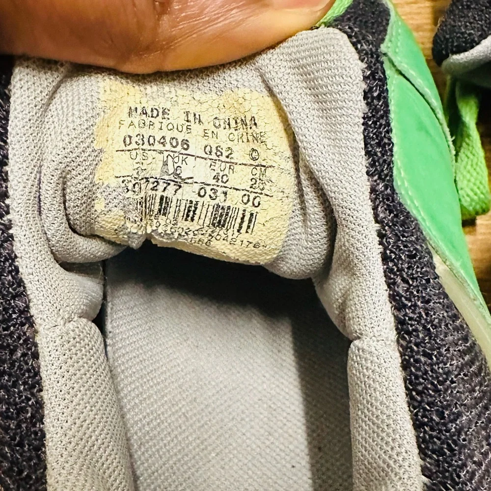 NIKE Air Green Sneakers